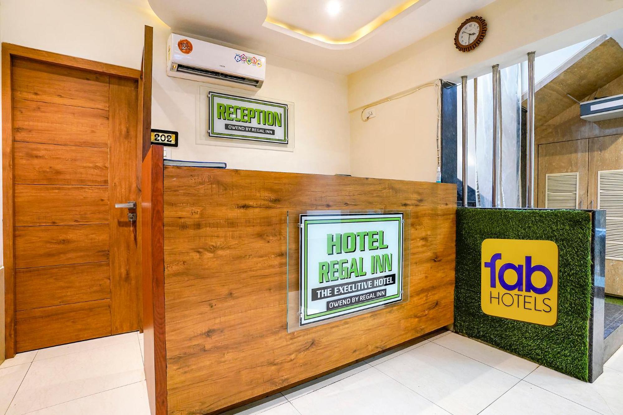 Fabhotel Regal Inn Мумбай Екстериор снимка