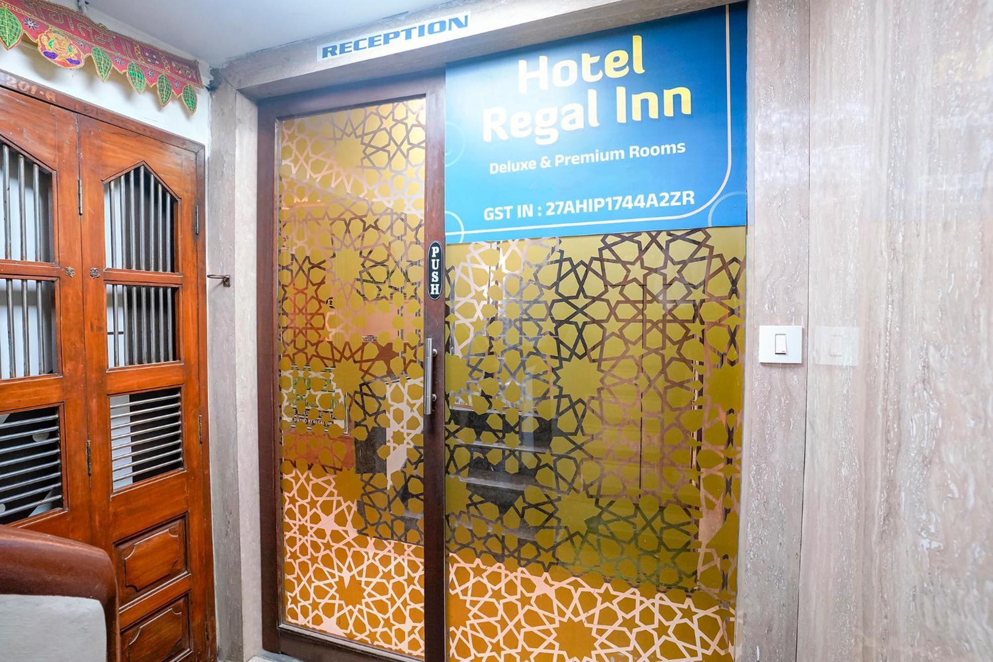 Fabhotel Regal Inn Мумбай Екстериор снимка